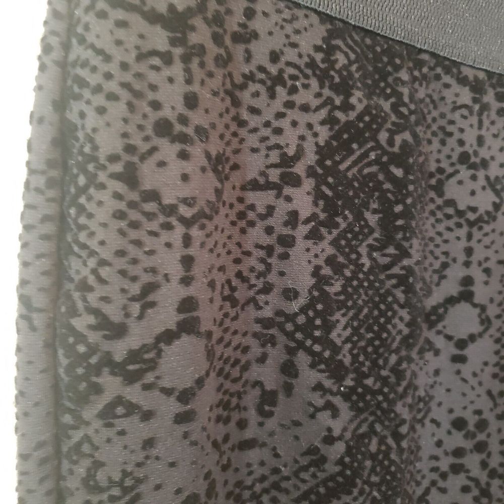 NYGARD SLIMS Womens Flocked Snakeskin Print Straight Leg Stretch Pant Sz Medium - Picture 2 of 8